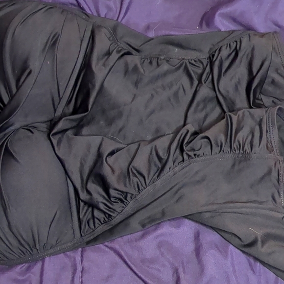 Liz Claiborne Womens Black One Piece Swimsuit. - Picture 5 of 9